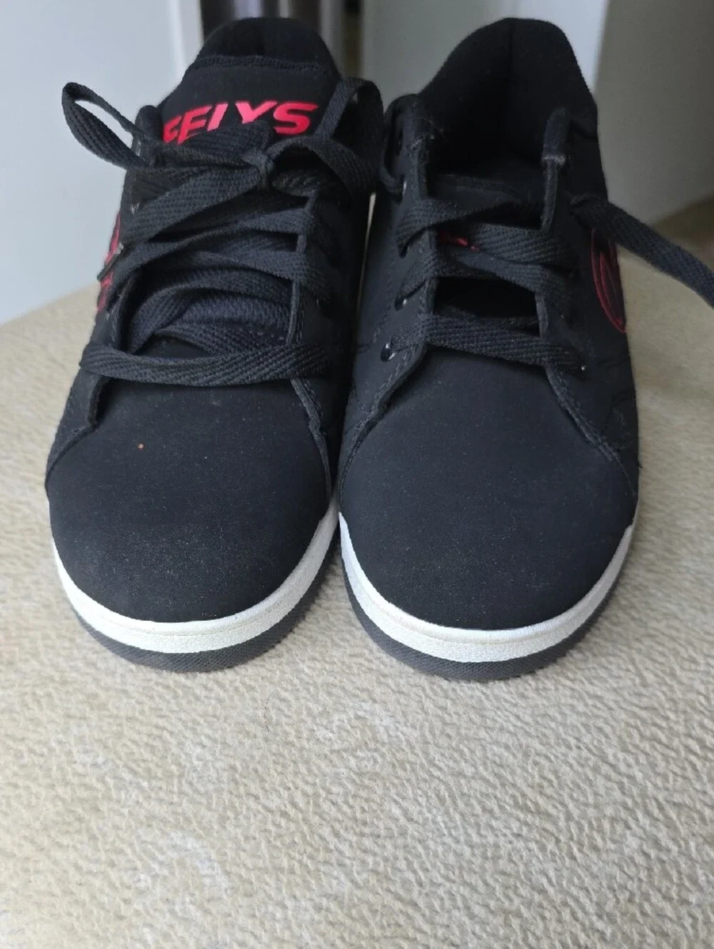 Heelys Boy's Black Sneakers with Red Accents Item#1084